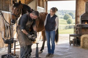 Trouver un maréchal-ferrant près de chez vous : guide pratique et conseils